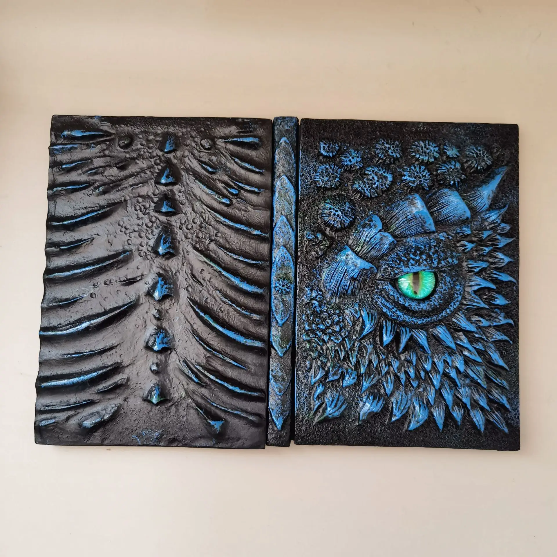 Notatnik 3D z wytłoczonym moty – Stationery Books recenzja i cena